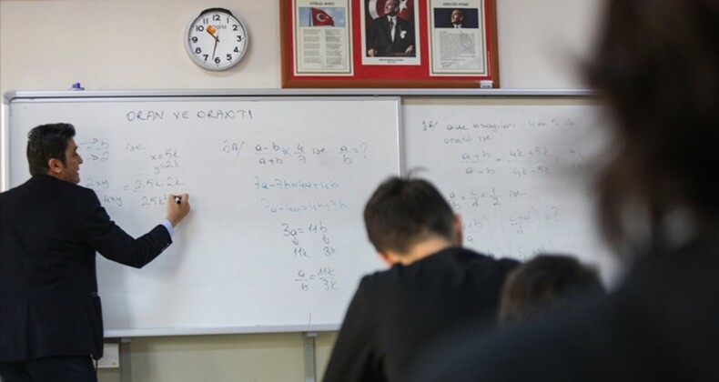 Bakan Yusuf Tekin’den öğretmenlere ikramiye açıklaması