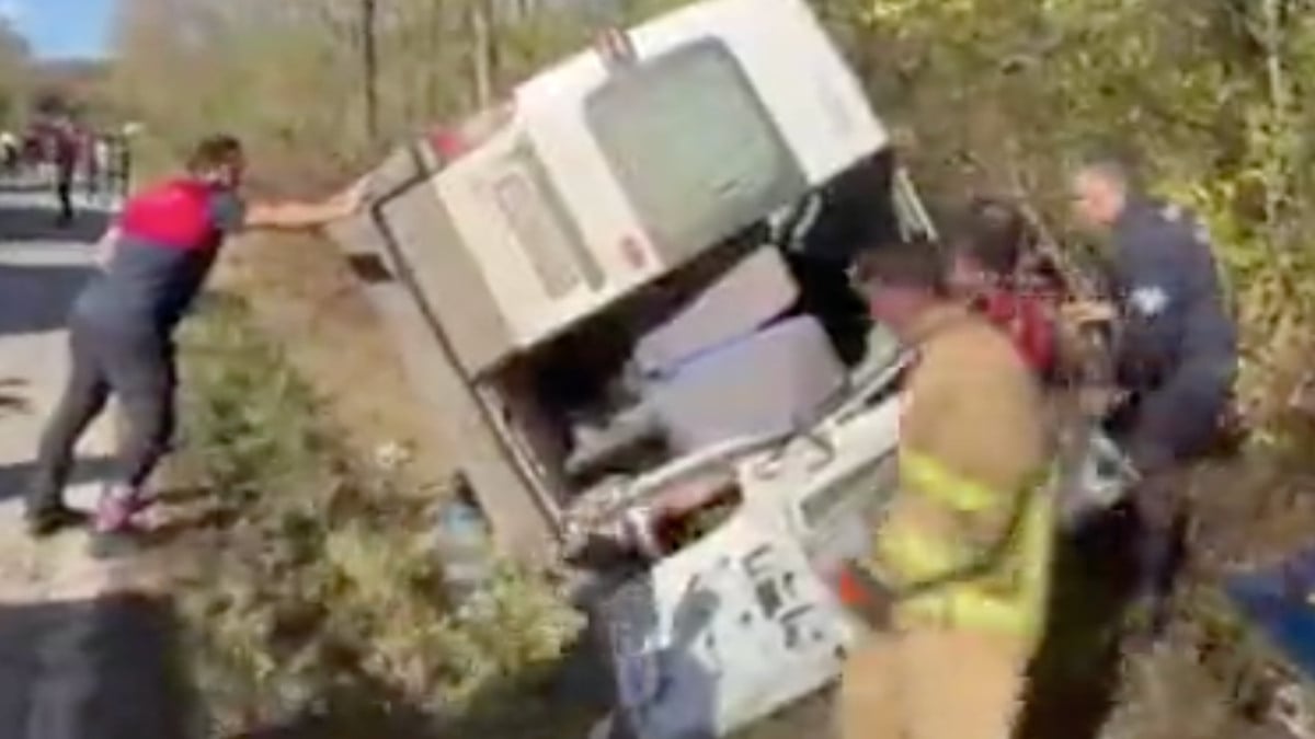 Bartın’da minibüs devrildi: 11 kişi yaralandı
