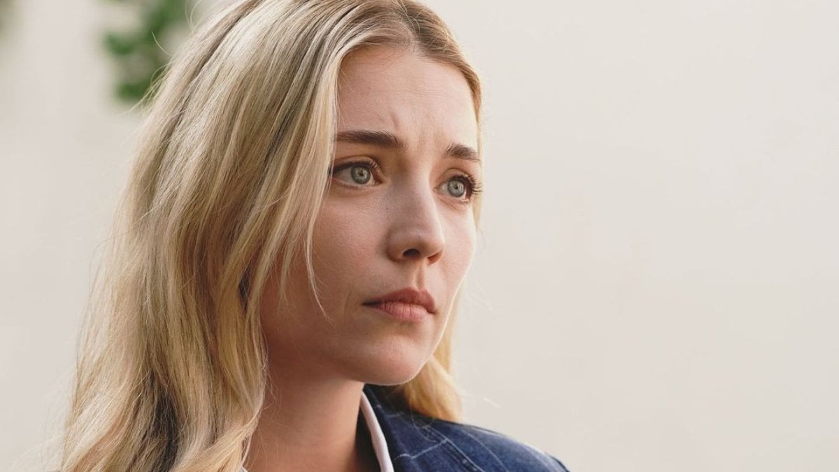 Bir Derdim Var’ın İpek’i transparan haliyle iç ısıttı! “Kusursuz sarışın”