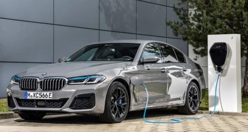 BMW, pahalı otomobilleri sayesinde gelirlerini artırdı