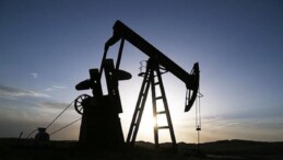 Brent petrol yüzde 4’ten fazla geriledi! Varili 78,91 dolar