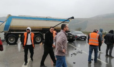 Bursa’da korkunç kaza: Yolcu otobüsü, hafriyat kamyonuna çarptı