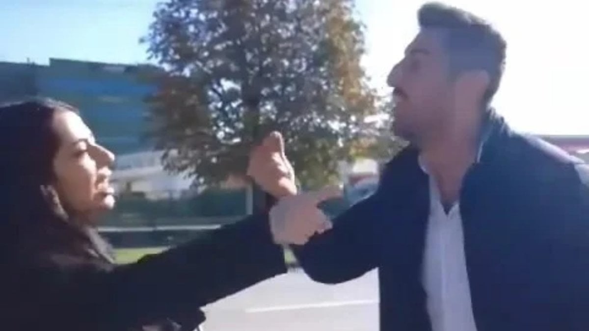 Bursa’da Remzi Alan önündeki otomobile çarpıp hamile sürücüsü ile tartıştı