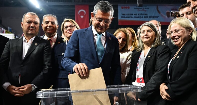 CHP’de Parti Meclisi ve Yüksek Disiplin Kurulu seçimleri için oy verme işlemi sona erdi