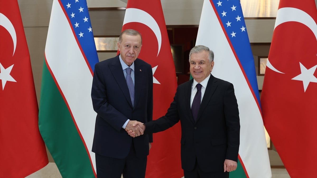 Cumhurbaşkanı Erdoğan, Özbekistan Cumhurbaşkanı Mirziyoyev ile görüştü
