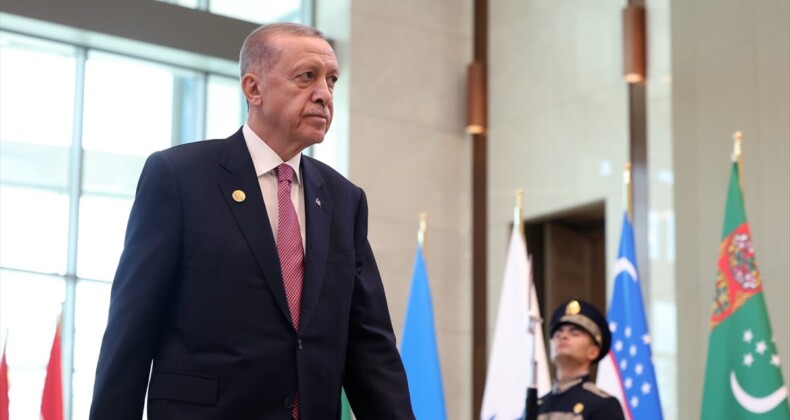 Cumhurbaşkanı Erdoğan’ın Özbekistan’daki diplomasi trafiği