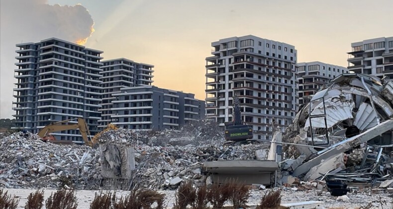 Deprem bölgesinde yıkılamayan binalarda yıkımı hızlandıracak karar