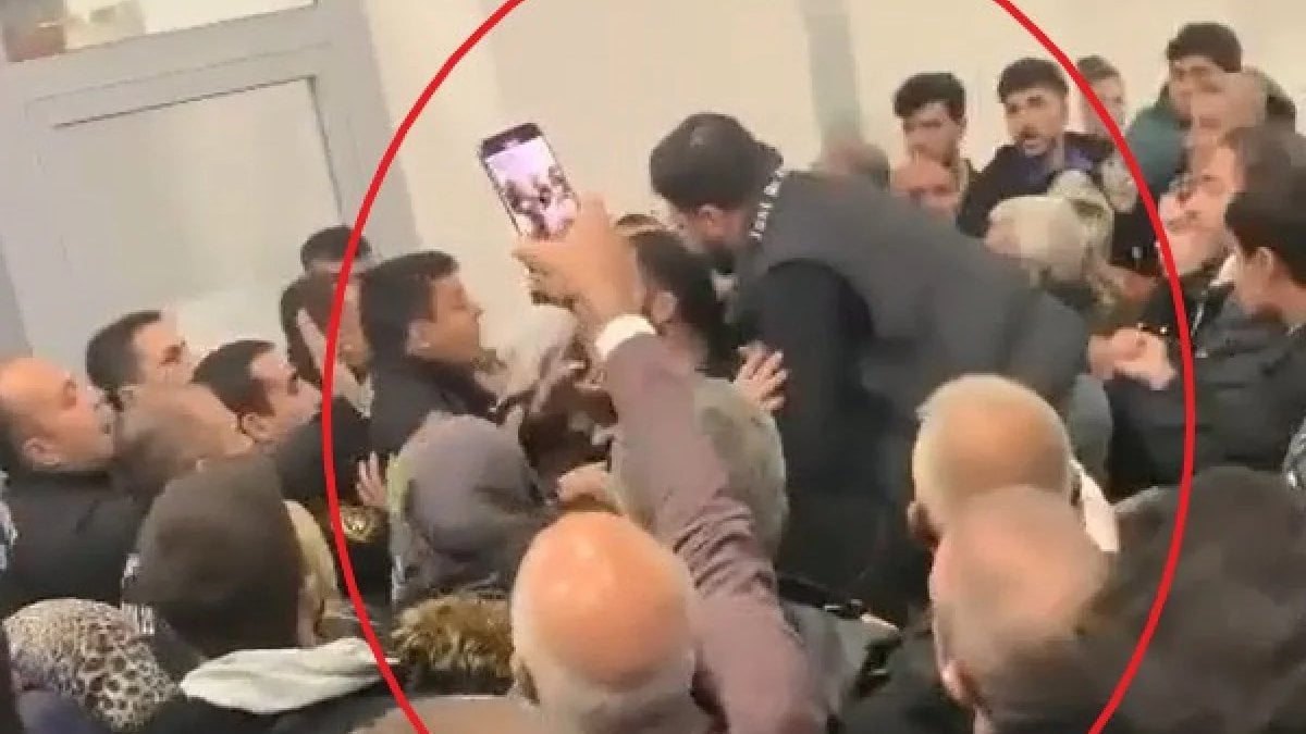 Diyarbakır Havalimanı’nda umre dönüşü arbede çıktı