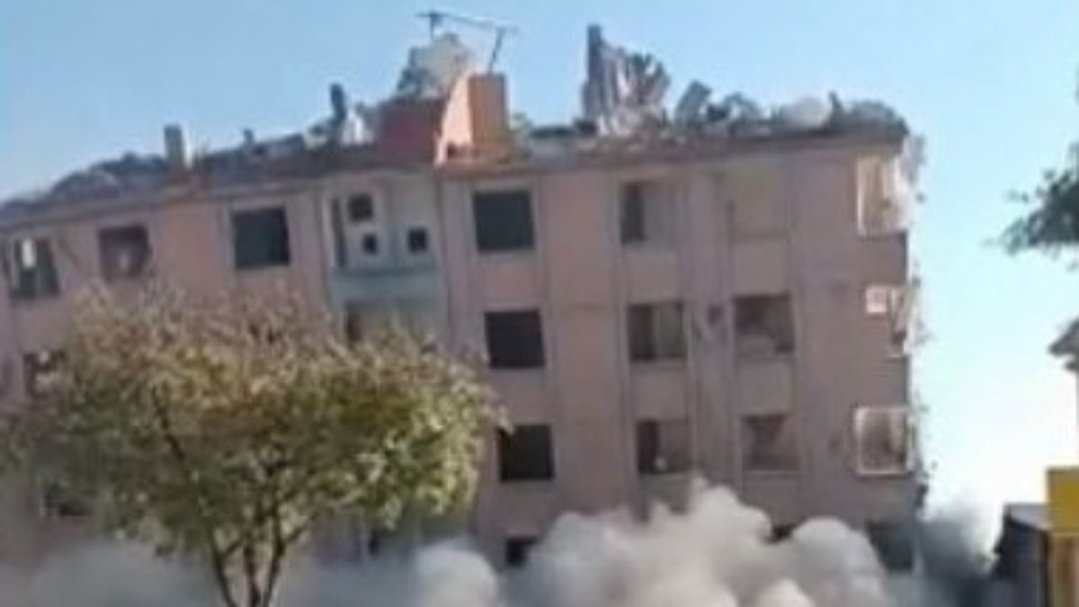 Elazığ’da 5 katlı binanın yıkımı korna sesi ile gerçekleştirildi