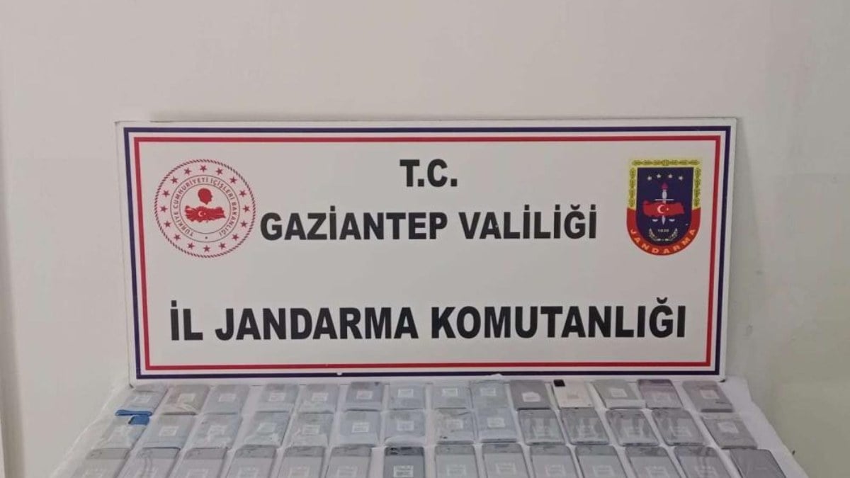 Gaziantep’te 1 milyon lira değerinde kaçak telefon ele geçirildi