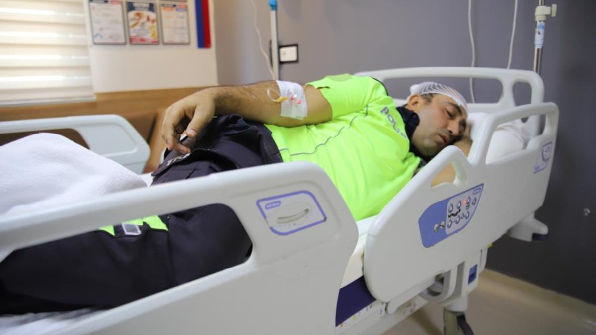 Gaziantep’te ‘dur’ ihtarına uymayan sürücü trafik polisine çarptı