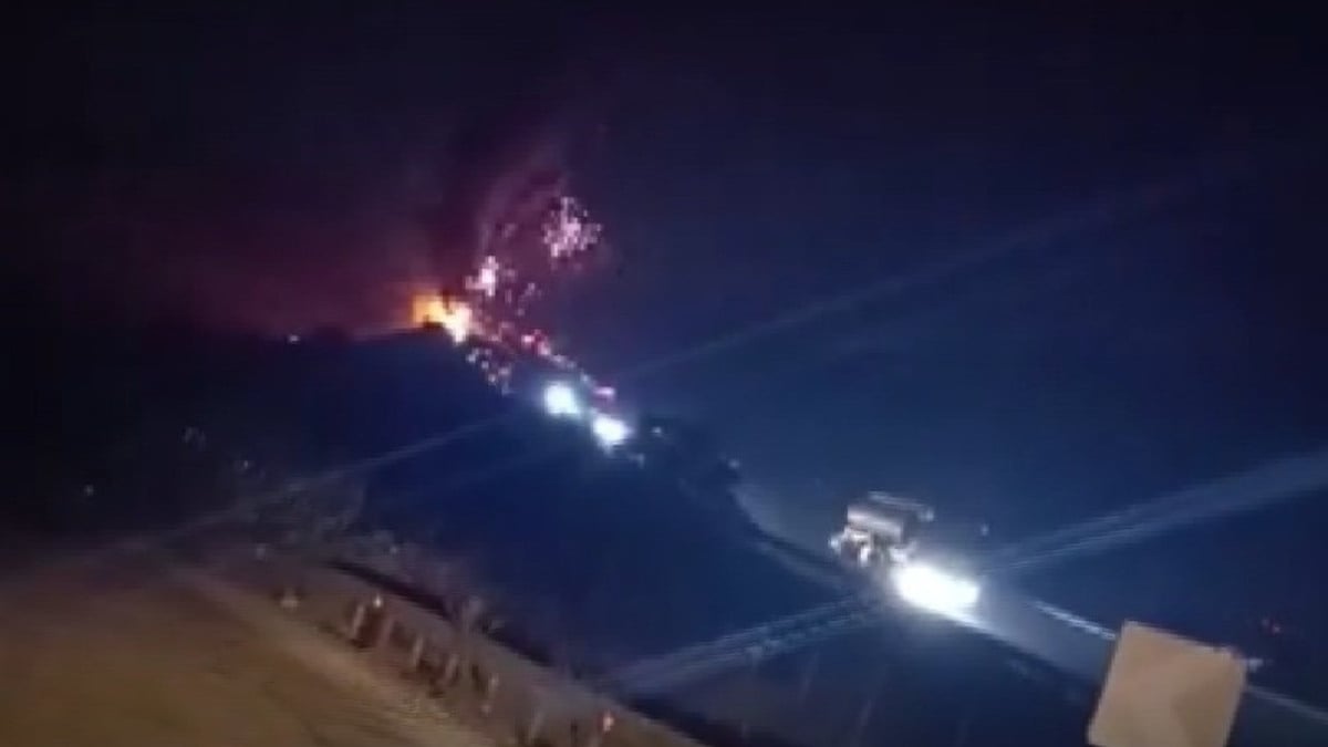 Gaziantep’te havai fişek yüklü tır alevlere teslim oldu