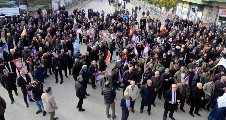 HDP’nin Van mitingi az katılım nedeniyle fiyaskoya döndü