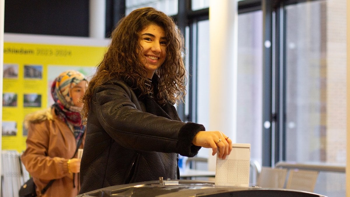 Hollanda sandık başında… Seçim yarışında Türk kökenli 42 aday var