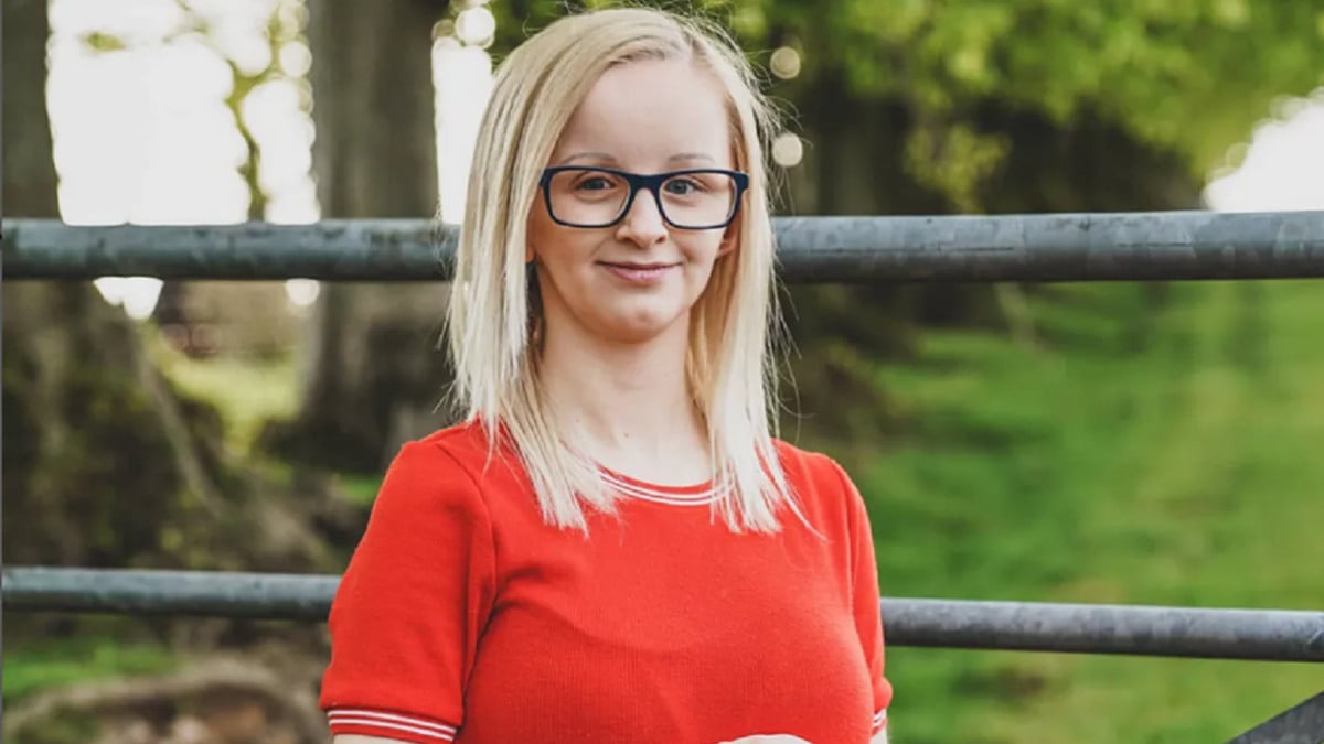 İngiltere’de görenleri şaşırtan kadın: 12 yaşında gibi duruyor