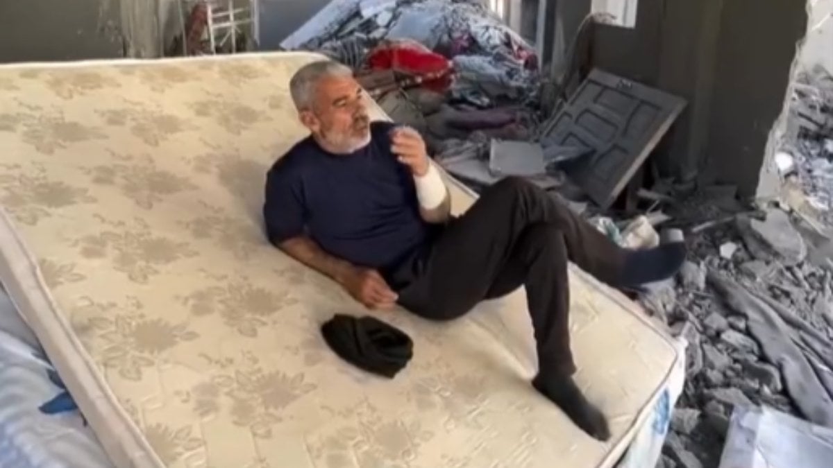 İsrail saldırısında evi yıkılan Filistinli: Çabanız boşa