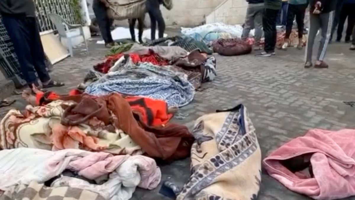 İsrail’in katlettiği çocukların cenazeleri hastane bahçesine bırakıldı