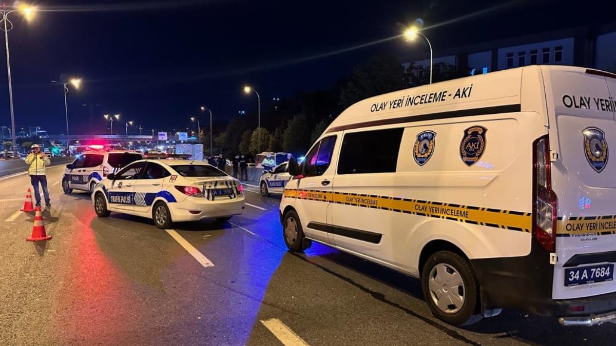 İstanbul Bayrampaşa’da otoyoldan geçmeye çalışan vatandaşın ölümüne neden olan sürücü kaçtı