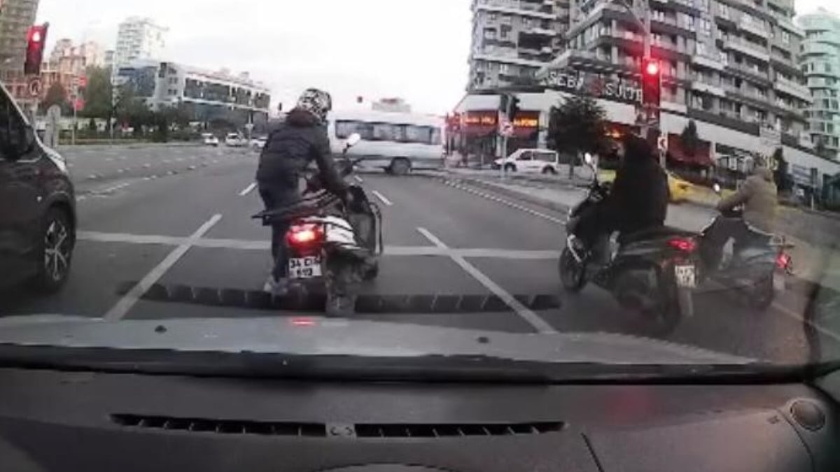 İstanbul Kağıthane’de trafiği tehlikeye düşüren motosikletliye para cezası