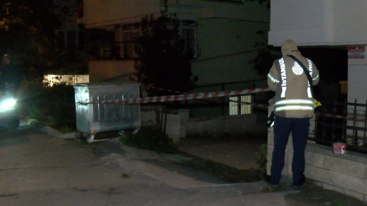 İstanbul Maltepe’de temel kazısında toprak kaydı: Bir bina boşaltıldı