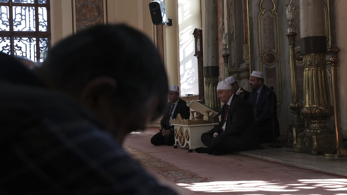 İstanbul Valisi Gül ve İBB Başkanı İmamoğlu, Atatürk’ü anma etkinliklerine katıldı