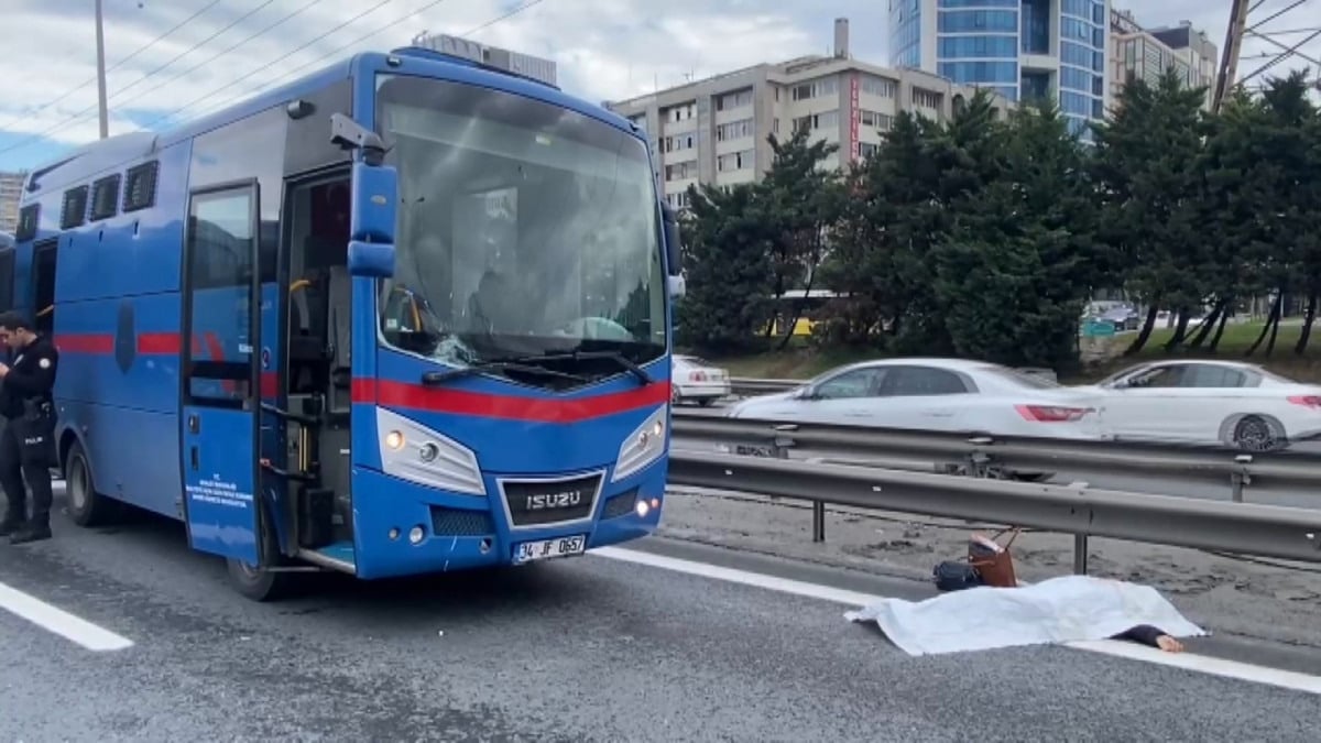 İstanbul’da cezaevi aracının çarptığı kadın can verdi