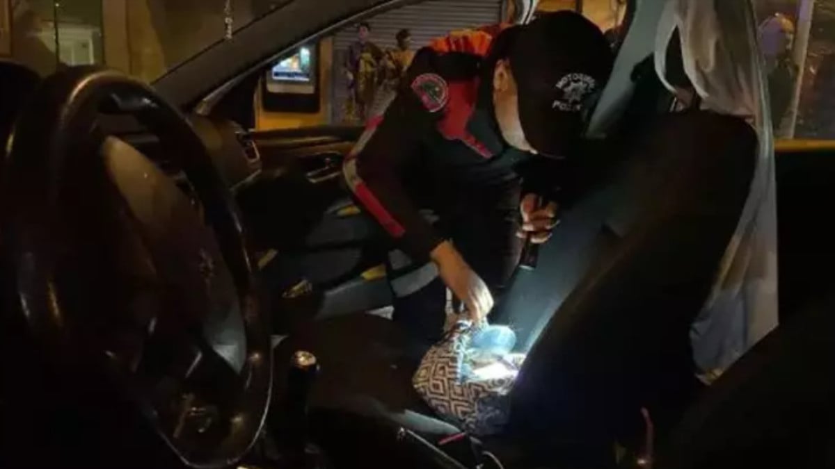 İstanbul’da denetime takılan sürücü poşet dolusu uyuşturucuyla yakalandı