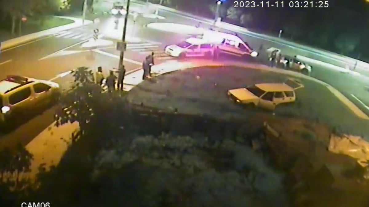 İstanbul’da kontrolden çıkan aracın takla attığı anlar kamerada