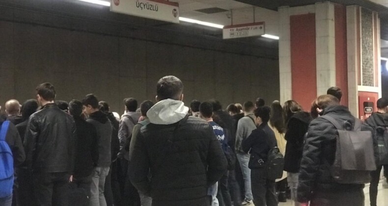 İstanbul’da metro arızalandı! Yolcular araç içinde mahsur kaldı