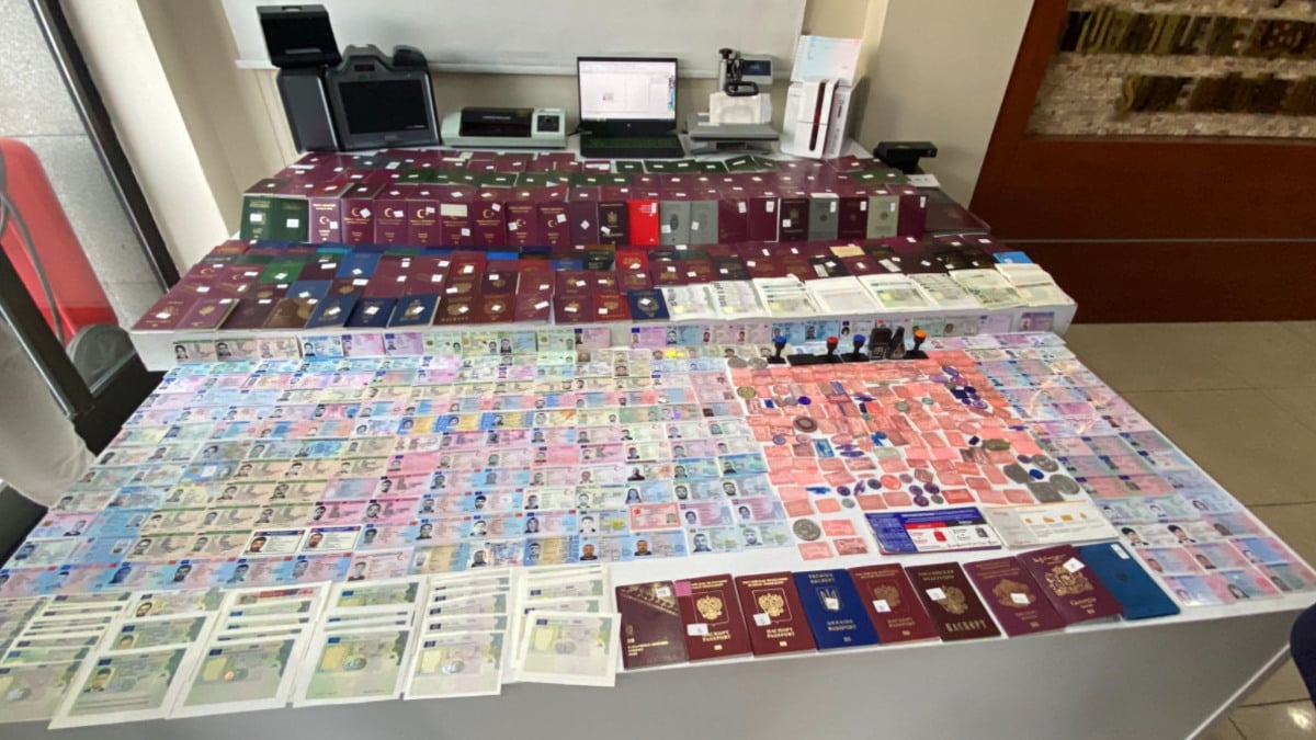 İstanbul’da sahte belgeyle göçmen kaçakçılığına operasyon düzenlendi