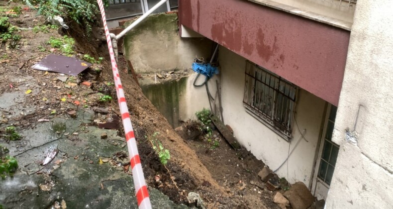 İstanbul’u sağanak yağmur vurdu! İstinat duvarı çöktü