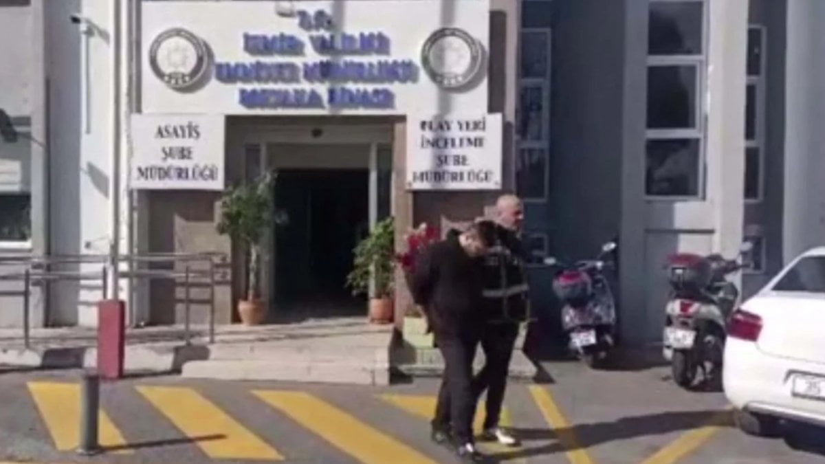 İzmir’de 2 milyon liralık vurgun! ‘FETÖ’ yalanıyla korkuttukları 3 emekliyi dolandırdılar