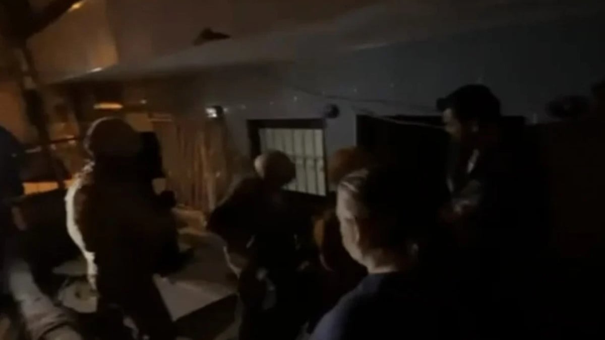 İzmir’de kaçak silah operasyonu: 5 şüpheliden 4’ü tutuklandı