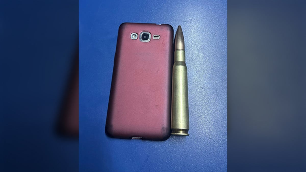 İzmir’de şüphe üzerine durdurulan kişinin üzerinden uçaksavar mermisi çıktı