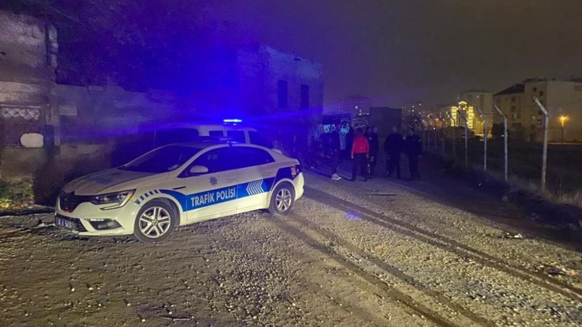 Kayseri’de eşini darbeden şahıs polisten kaçarken kaza yaptı