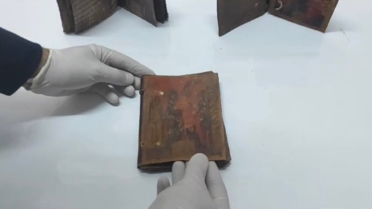 Kırıkkale’de bin yıllık 3 adet İncil ele geçirildi