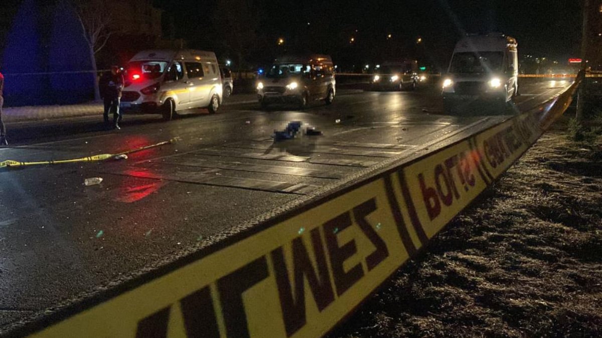 Konya’da otomobil, karşıya geçenlere çarptı: 5 ölü