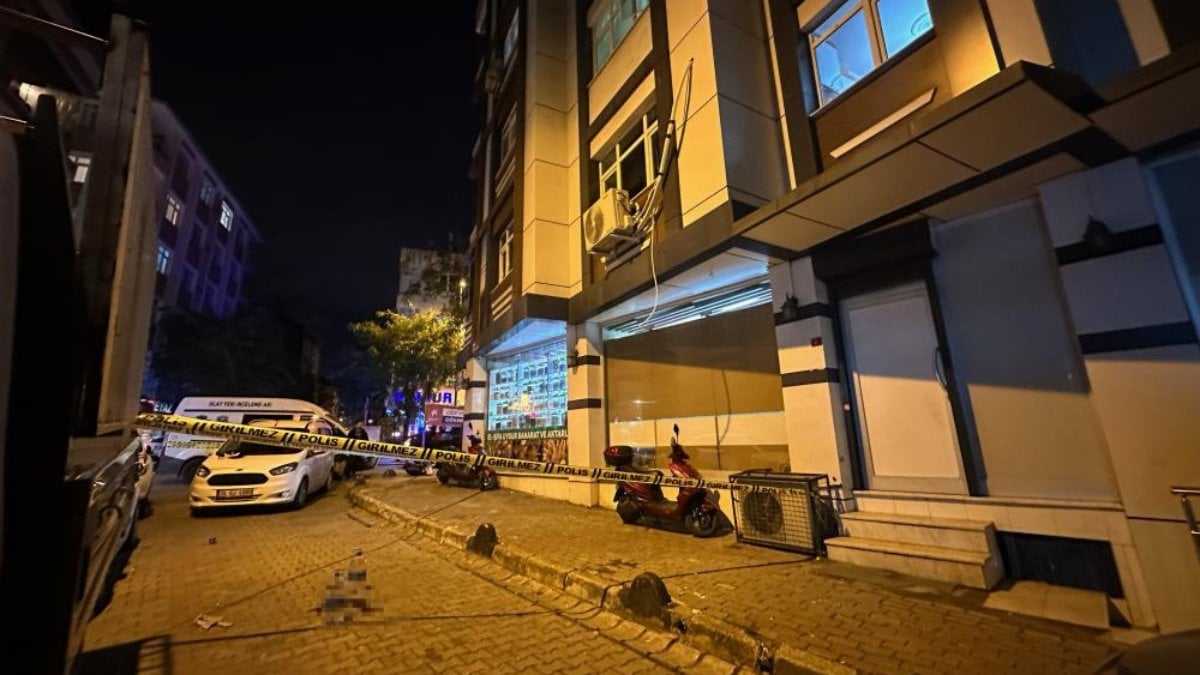 Küçükçekmece’de kavga: Camdan atlayan bir kişi öldü