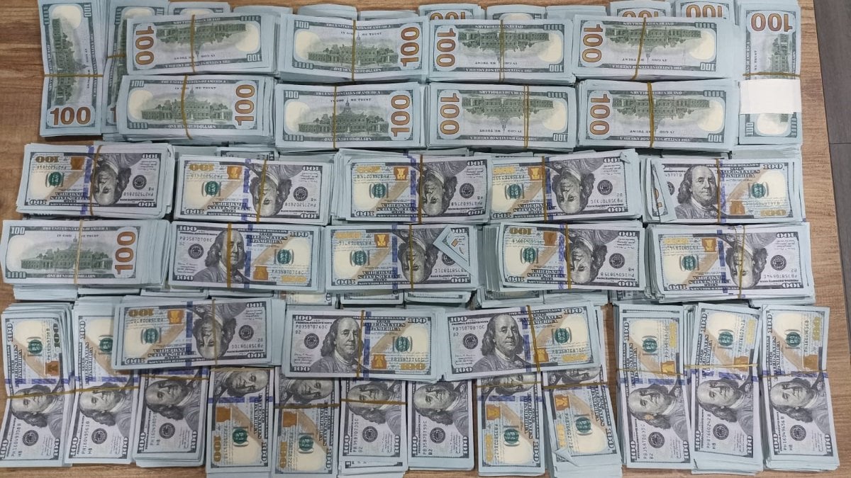 Lübnanlı yolcular, İstanbul’da sahte paralarla yakalandı