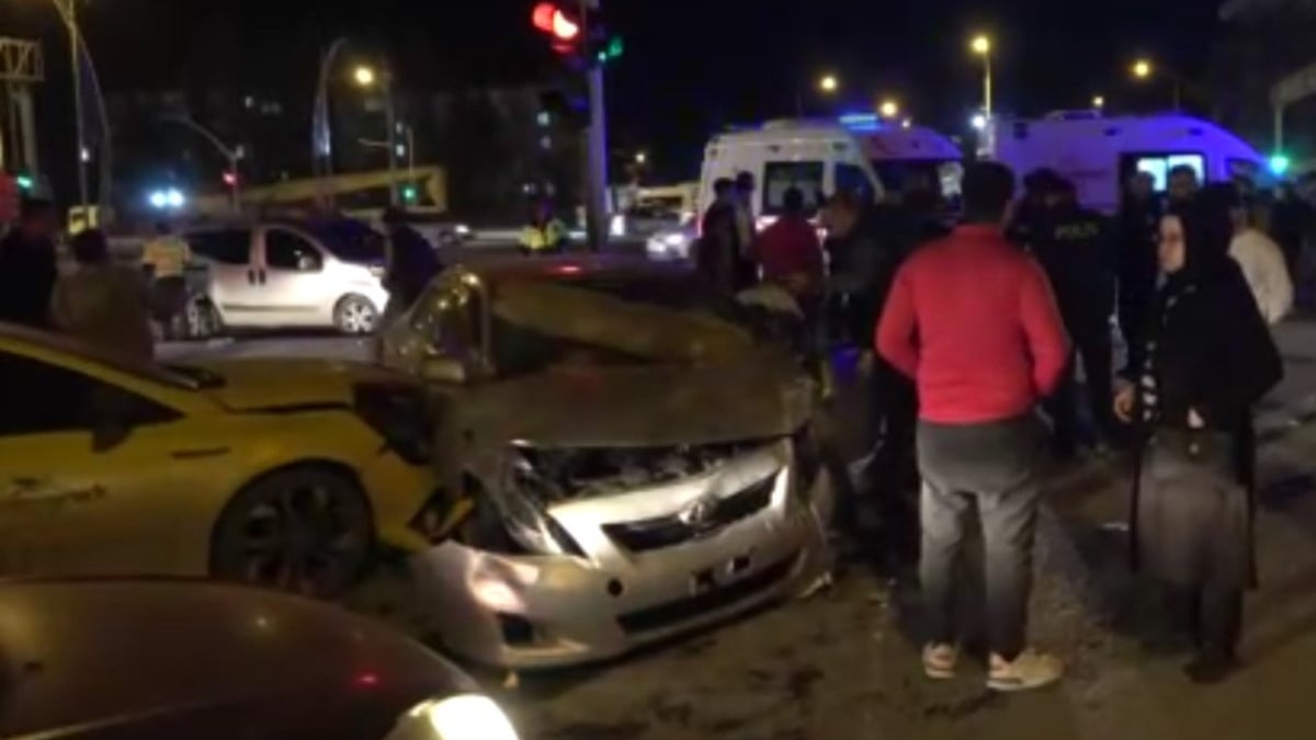 Malatya’da 3 araç birbirine girdi: 5 yaralı