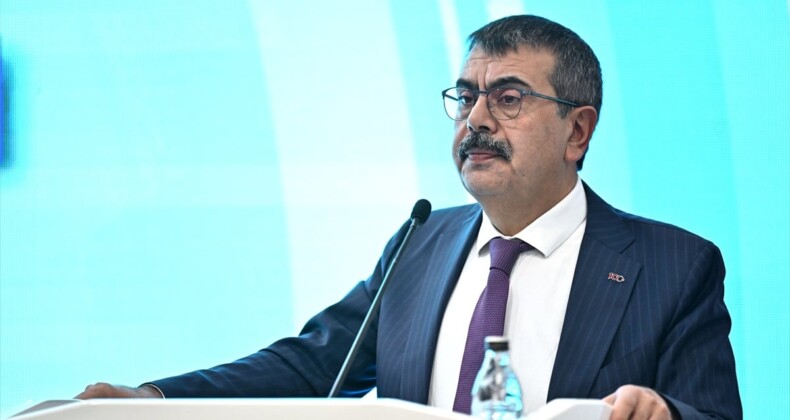 MEB’den müfredat kararı! Yusuf Tekin açıkladı: Dersleri sadeleştireceğiz