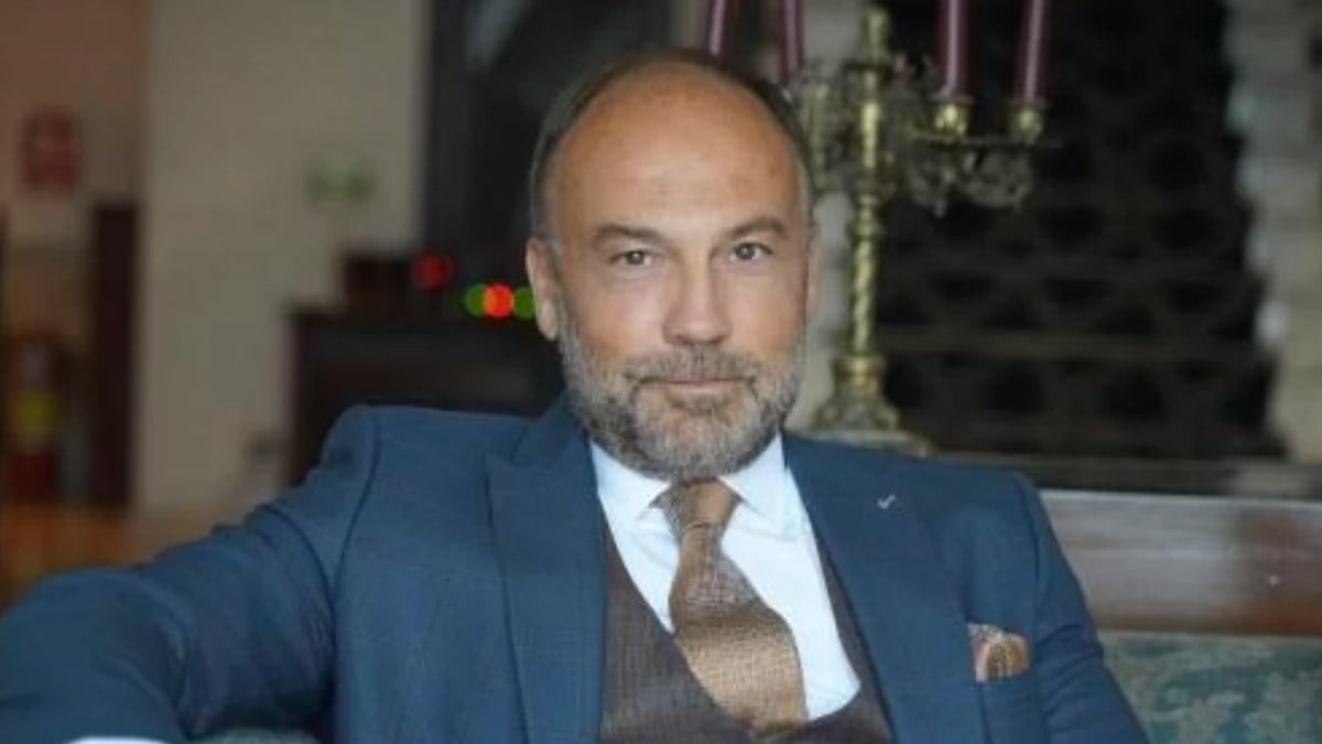 Ölüm haberiyle yıkıldı! Ünlü oyuncu Mahir Günşiray’ın acı günü..