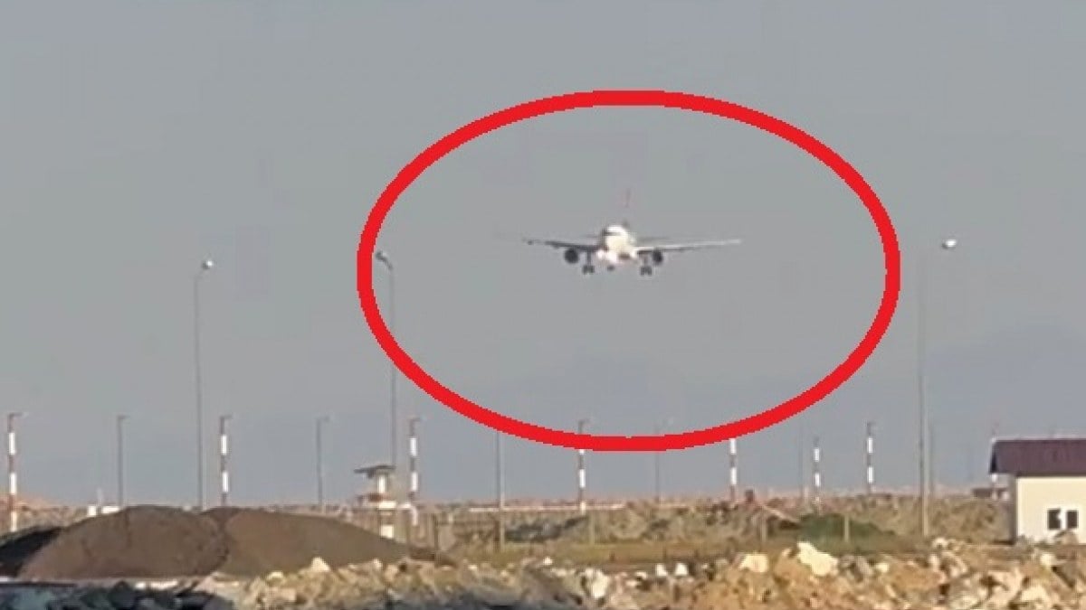 Ordu’da yolcu uçağı fırtınanın engeline takıldı: Piste inemediği anlar kamerada