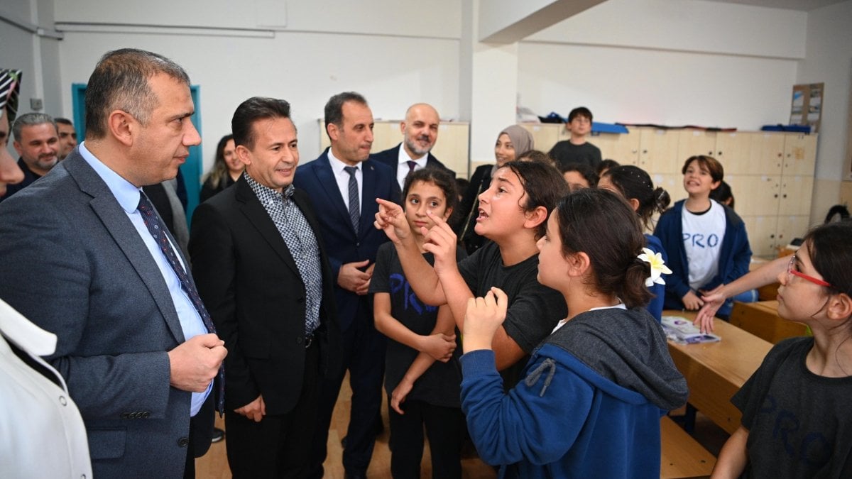 Şadi Yazıcı’dan öğrenciye başkanlık öğüdü: Her zaman vaatlerinin arkasında dur