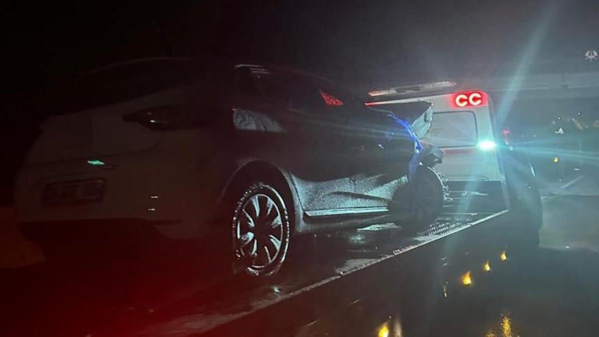 Sakarya’da ters yönde giden otomobil ile tır çarpıştı: 1 ölü 3 yaralı