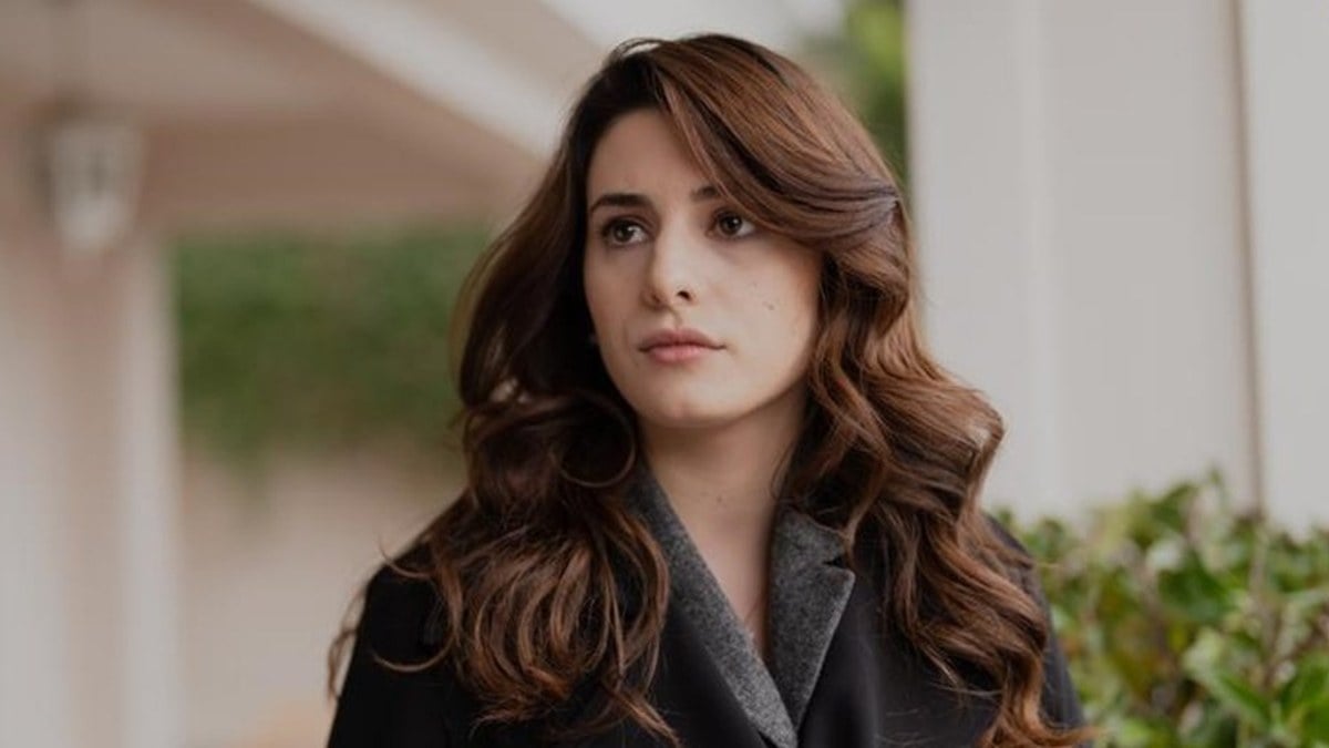 Sakla Beni dizisinin Naz’ı güzelliğiyle nefes kesti! “İncila yanında halt etmiş”