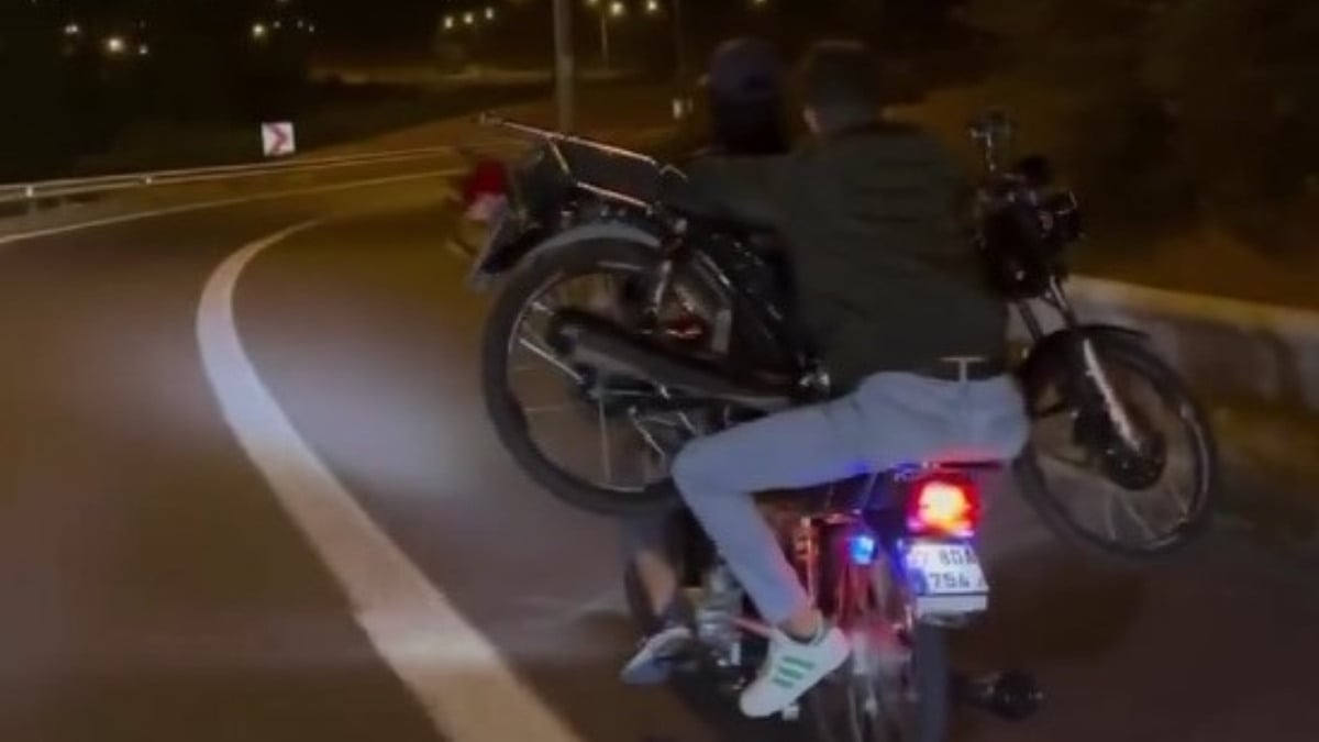 Şanlıurfa’da şaşırtan görüntü: Motosiklet üzerinde motosiklet taşıdılar