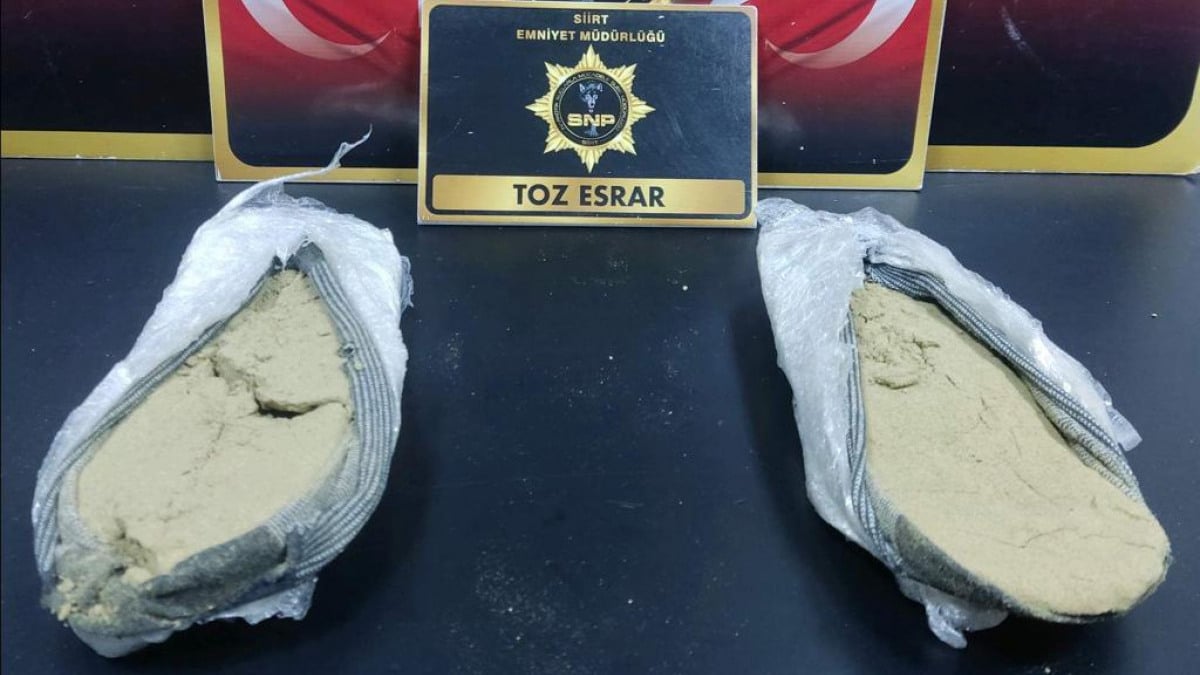 Siirt’te ayakkabı tabanına gizlediği uyuşturucuyla yakalandı