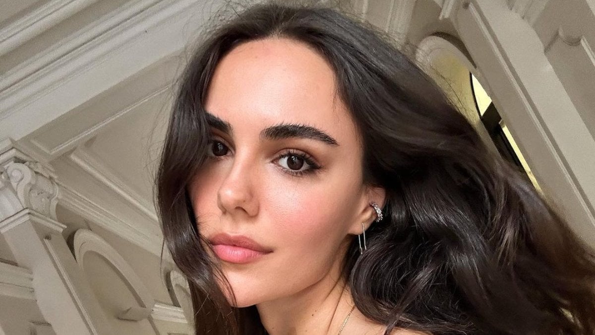 Üç Kız Kardeş’in Türkan’ı Özgü Kaya çömelince…”Babygirl”