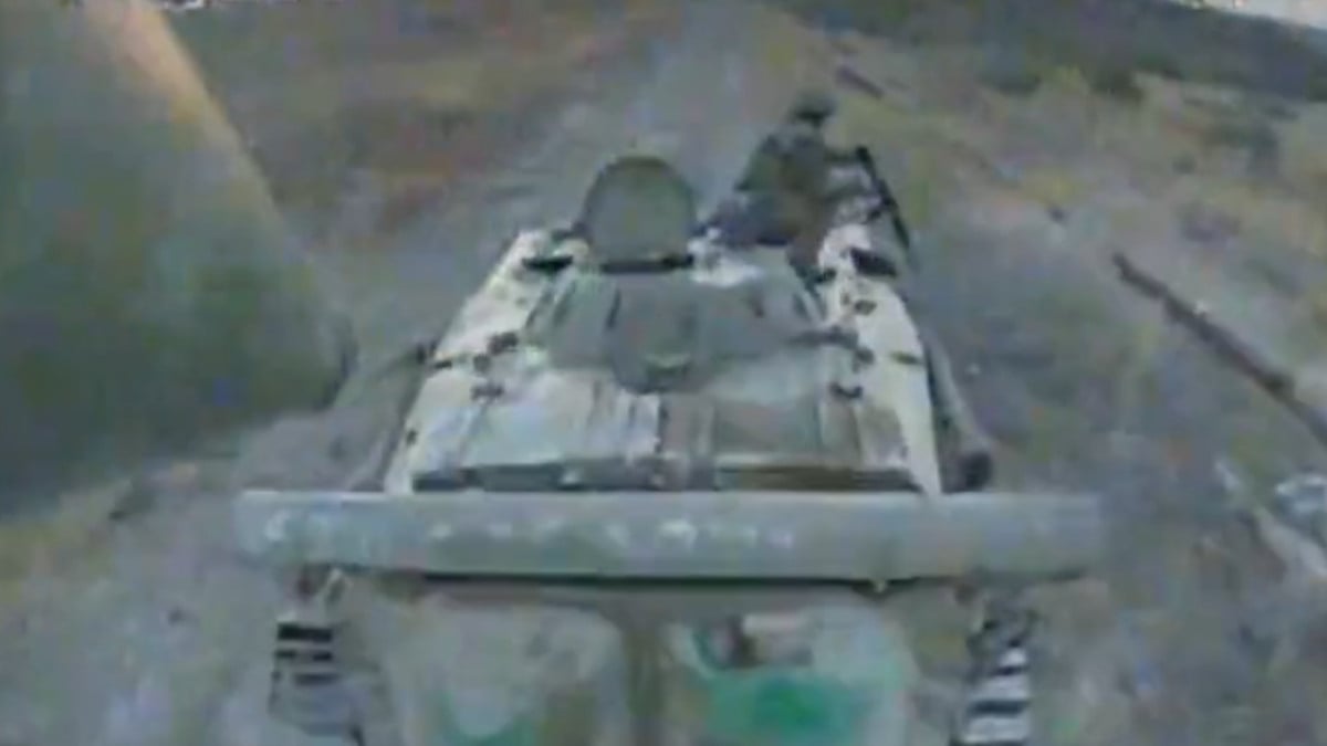 Ukrayna’nın Rus askeri araçlarına drone’lu saldırı anları
